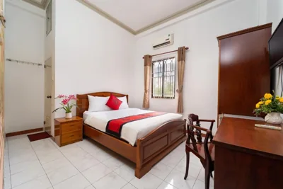 Superior Double Room — Collection O Madam Cuc Hotel
